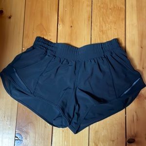 Lululemon Hotty Hot low-rise shorts 2.5”